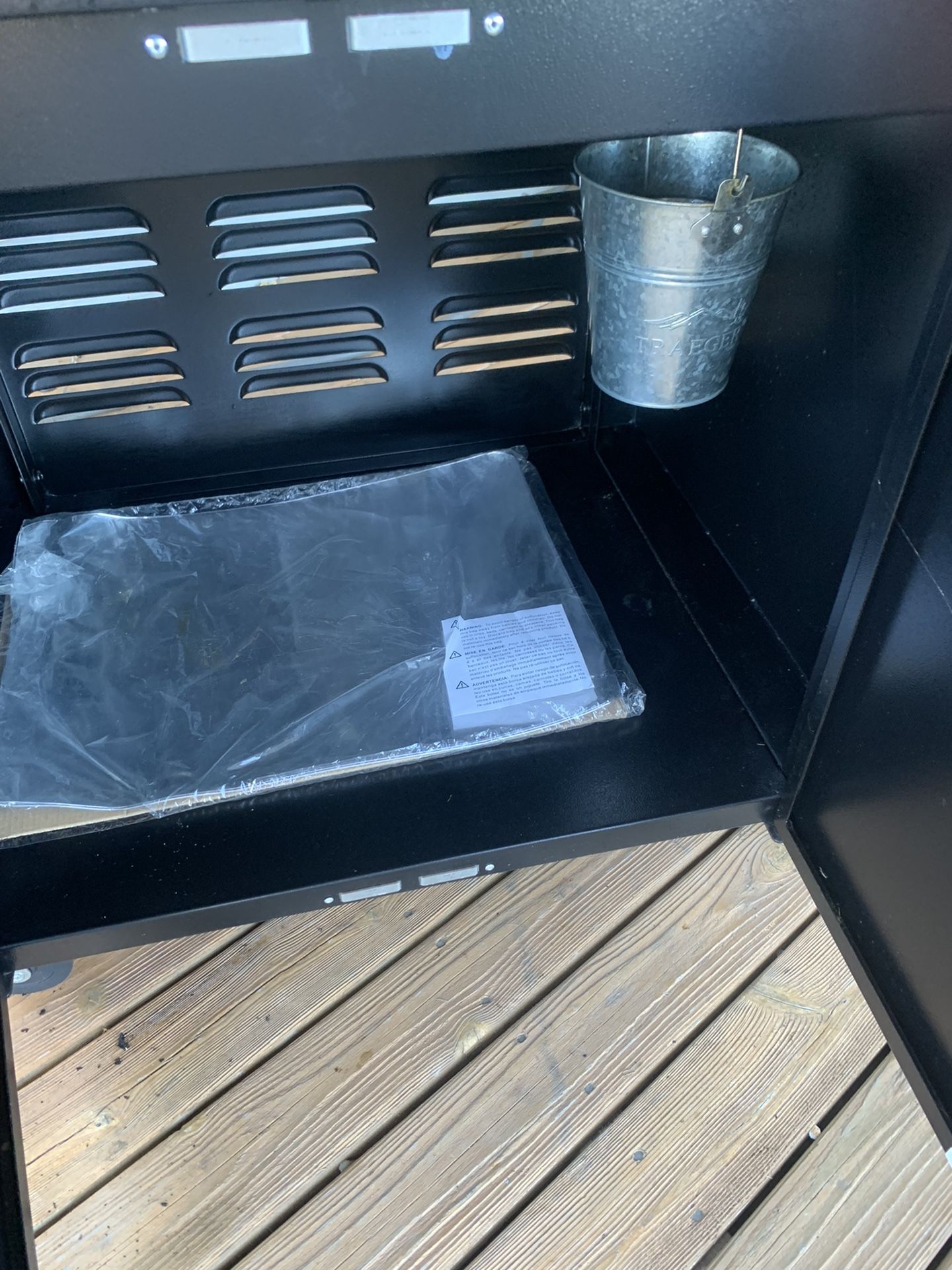 Traeger Grill Silverton TFS62PLD With 4 Bags Pellets/ Cover for Sale