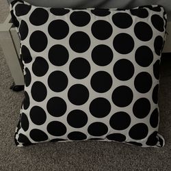 Black and White 19" pillows - 4
