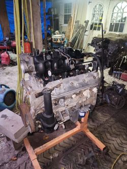 LS motor LM4 5 3L 2004 with computer and harnesses 600