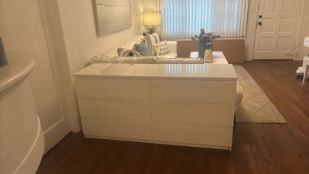 6 drawer dresser with glass top
