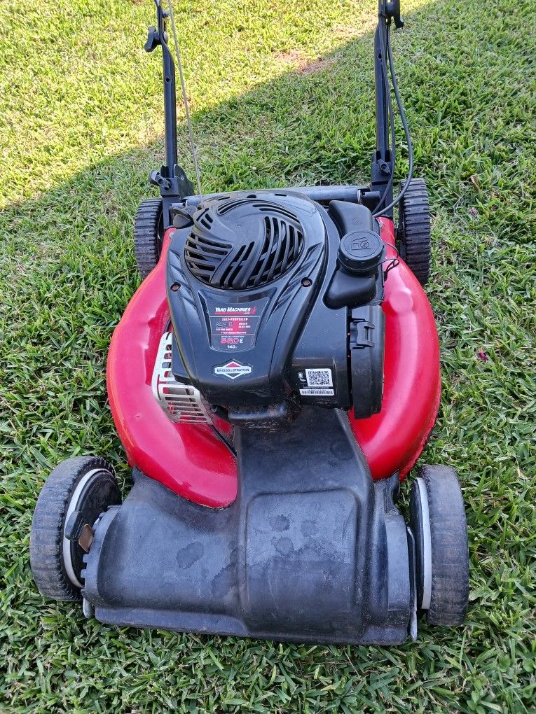 Briggs And Stratton Lown mower Self Propelled NO bag for Sale in San ...