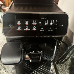 Philips 3200 Series Fully Automatic Espresso Machine (EP3241/54) with LatteGo
