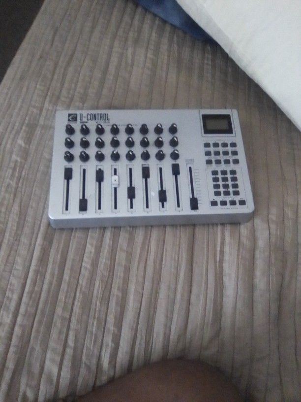 U-Control 33 USB