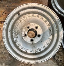 Vintage Chevrolet, five lug rims