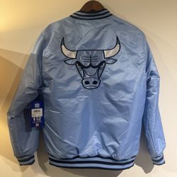 Chicago Bulls Light Blue Satin Jacket – Men’s Medium – New w/ Tags