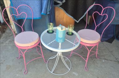 Presenting  two 1960s ice cream parlour chairs  & 1960s Adjustable height table ...
Everything sanded, primed and top coated x 4 .
Painted all underne