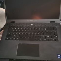 Alienware M16 R2 Gaming Laptop