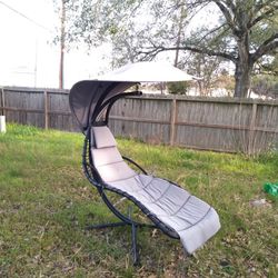 Outdoor Lounge Swing 