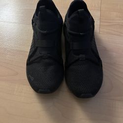 Women Black Puma Sneakers 6.5