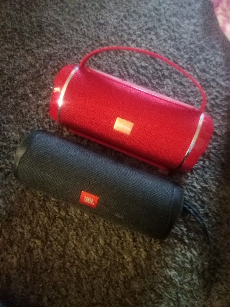 Combo Deal.....JBL Flip 5 Portable Bluetooth Wireless Speaker & Portable Bluetooth Wireless Speaker