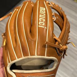 Marucci Glove