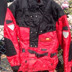 Fourseason motorcycle jacket was bought in Europe