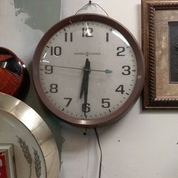 General Electric Clock 14 Inch Round Schoolhouse Clock