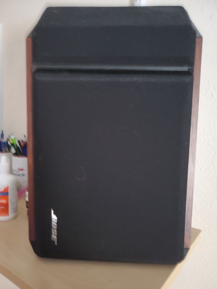 Bose 201 bookshelf speakers (pair)