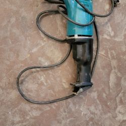 Makita Reciprocating Saw.  GREAT WORKING CONDITION 