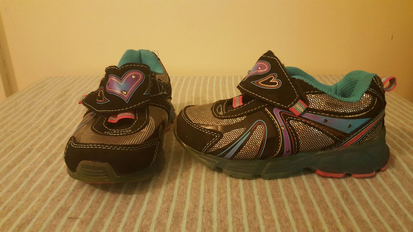 Girls sneakers
