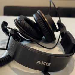 AKG K553 MKII Over-Ear Studio Headphones – Great Condition