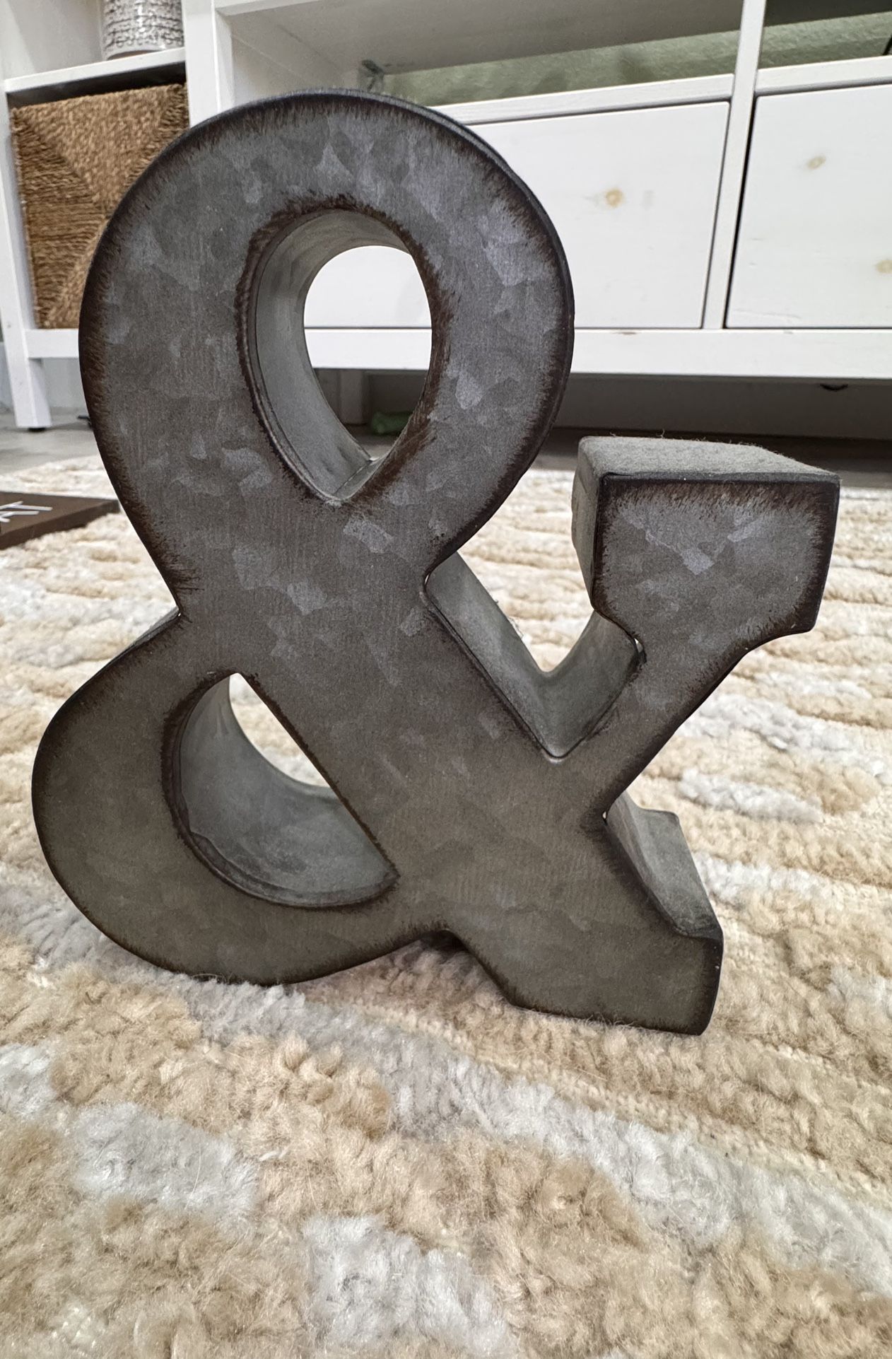 &sign Decor