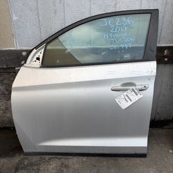Hyundai Tucson Front Door Driver Side LH Silver 2016 - 2021 ; JC236