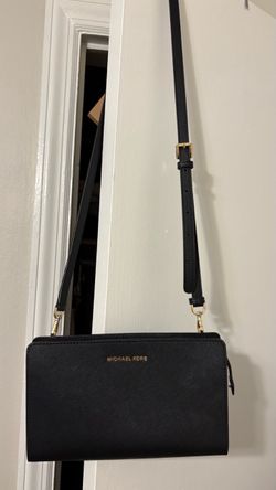 Michael kors crossbody