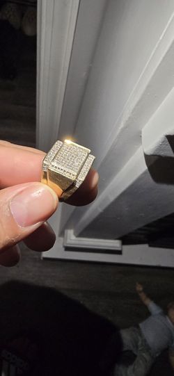 10k Gold Ring With Diamonds 