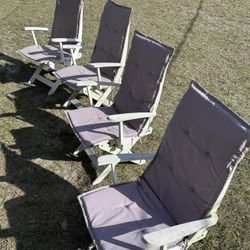 4 Outdoor Chairs (with covers)