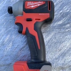 Milwaukee M18 18V Lithium-Ion Brushless Cordless 1/4 in. Impact Driver (Tool Only)