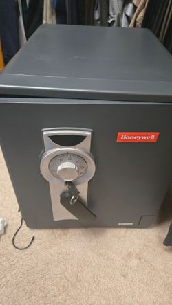 Honeywell safe