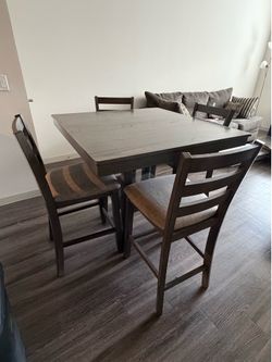 Dining room table