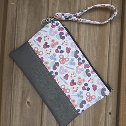 Wristlet