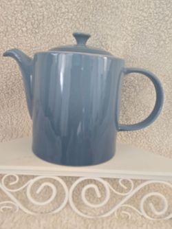NEW LE CREUSET DISCONTINUED COLOR