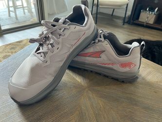 Altra Lone Peak 9 Trail Running Shoes