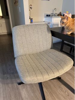 Desk chair