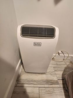 Black+Decker Portable Air Conditioner - Great Condition!