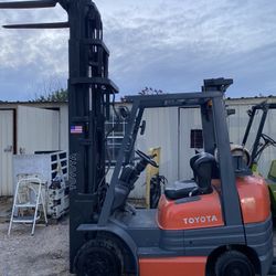 Forklift Toyota 5000 Lbs 