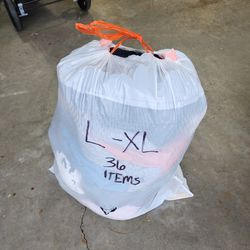 Bag Of Women's Clothing Sizes  L - XXL   36 Items