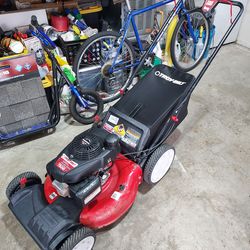 Troy-Bilt Self-Propelled Lawnmower W/Honda Motor