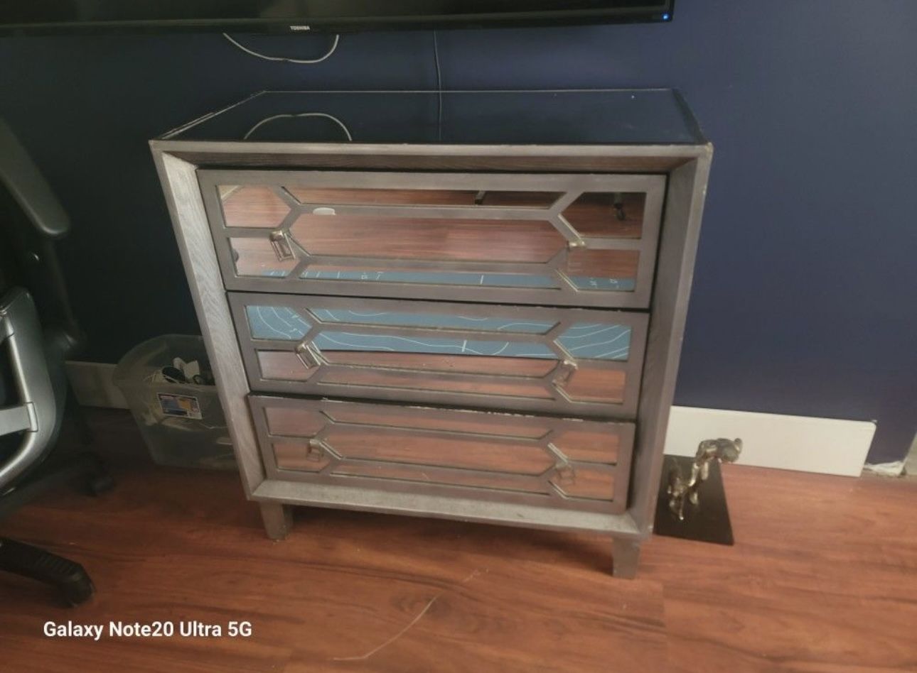 3 Drawer Mirror Dress