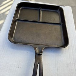 Wagner Ware Cast Iron Bacon and Egg Pan