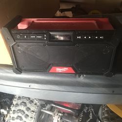 Milwaukee 18 v radio