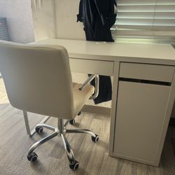 Desk With Chair
