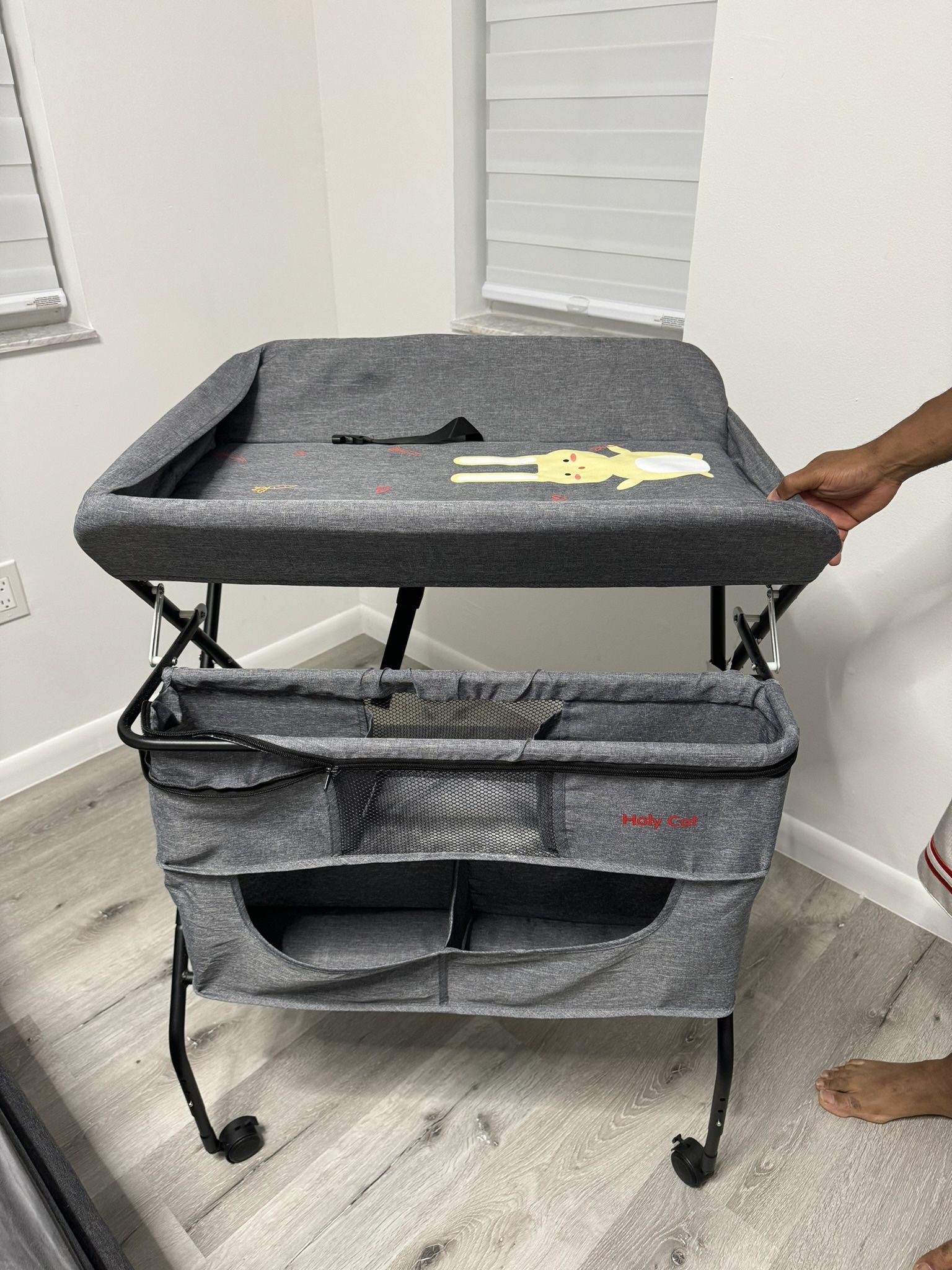 Portable Changing Table with Wheels