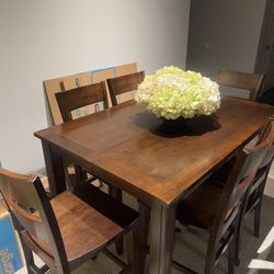 Expandable High Top Dining Table with 6 Chairs – Great Condition!