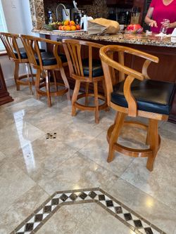 4 high Chairs