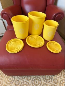 Tupperware Servaliercanisters set of three