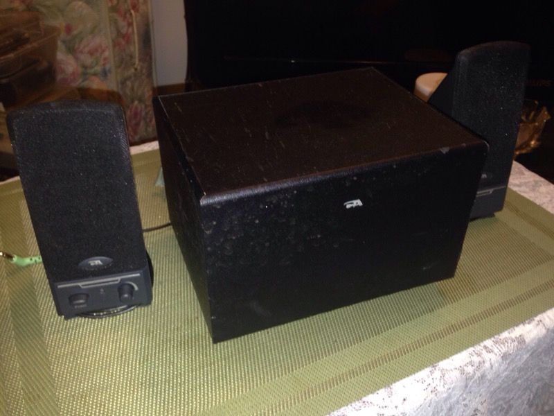 PC speakers w/ powered subwoofer
