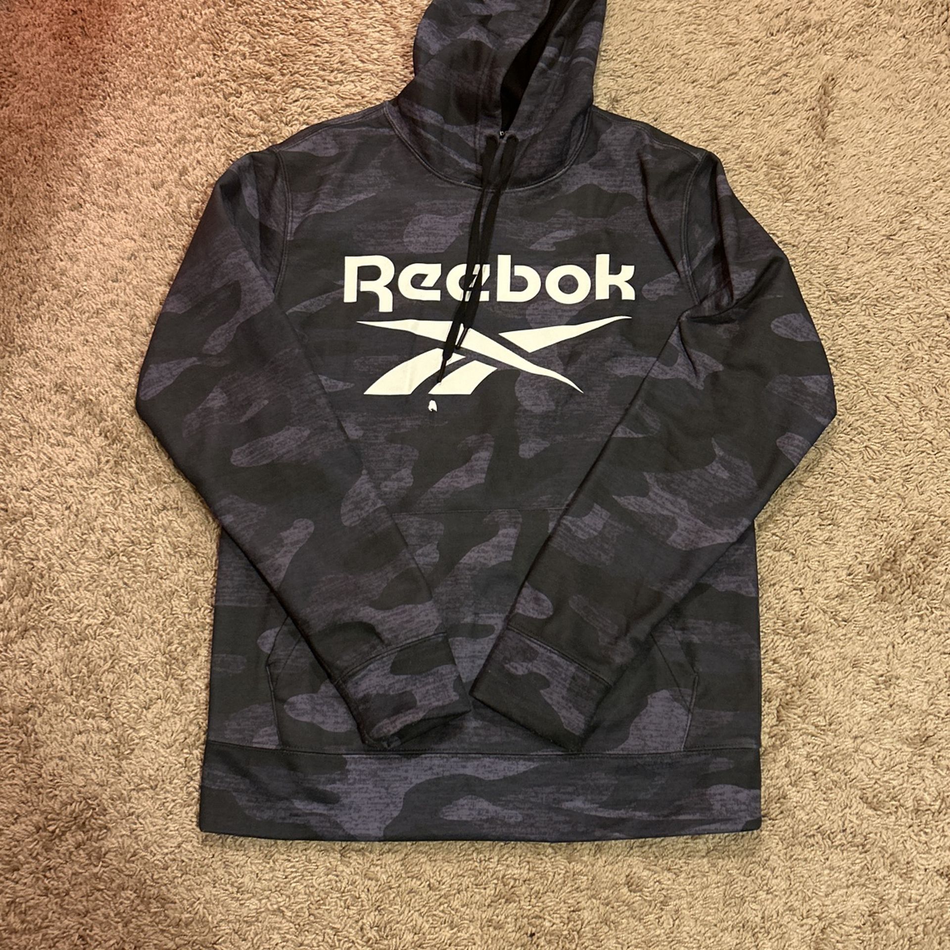 BLACK REEBOK HOODIE