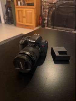 Canon EOS Rebel T7i DSLR Camera
