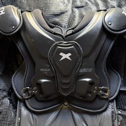 Xenith Velocity 2 Youth Football Shoulder Pads – Excellent Condition