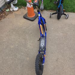 Vintage 1999 AMX Bmx scooter